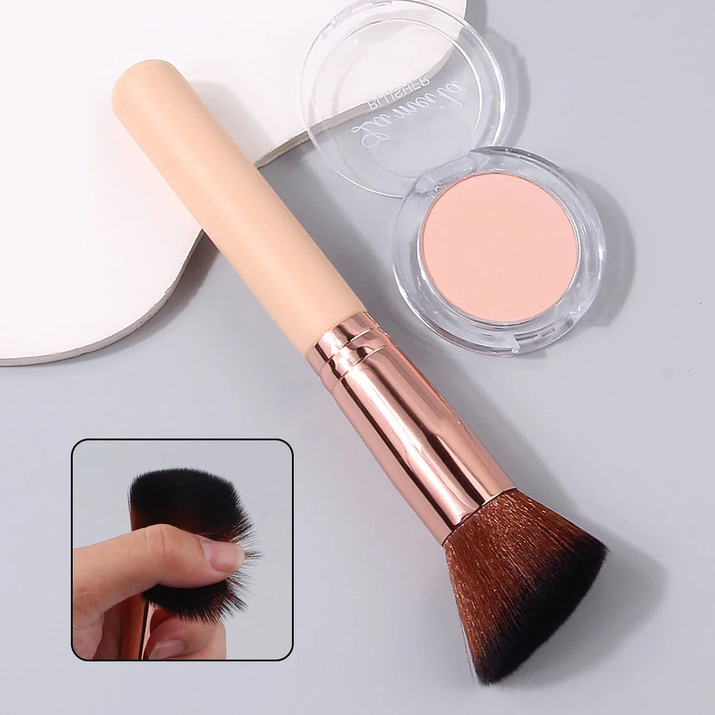 Angled Beauty Brush for Blush and Contouring